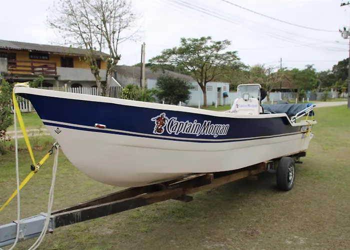 Pousada Captain Morgan Pontal Do Sul Com Piscina