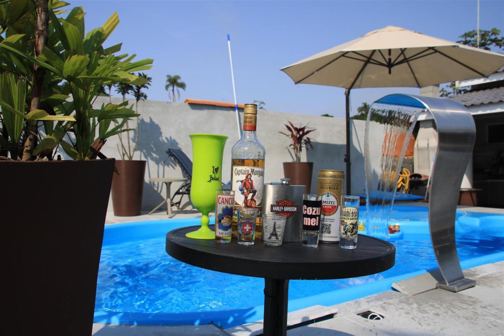 Captain Morgan Pontal Do Sul Com Piscina Apartment *