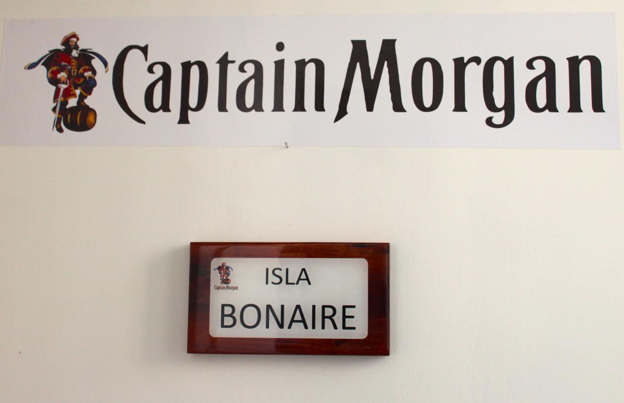 Captain Morgan Pontal Do Sul Com Piscina Apartment